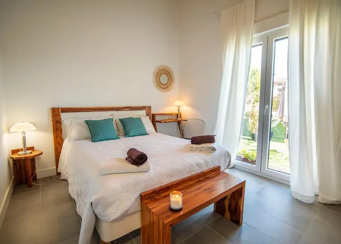 La Ren Lecres Piscina Jardin Apartman